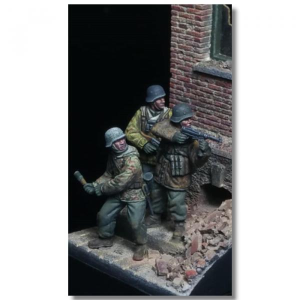 Green-Line: Base-007 Ruine WWK II 1:72, 35x35mm